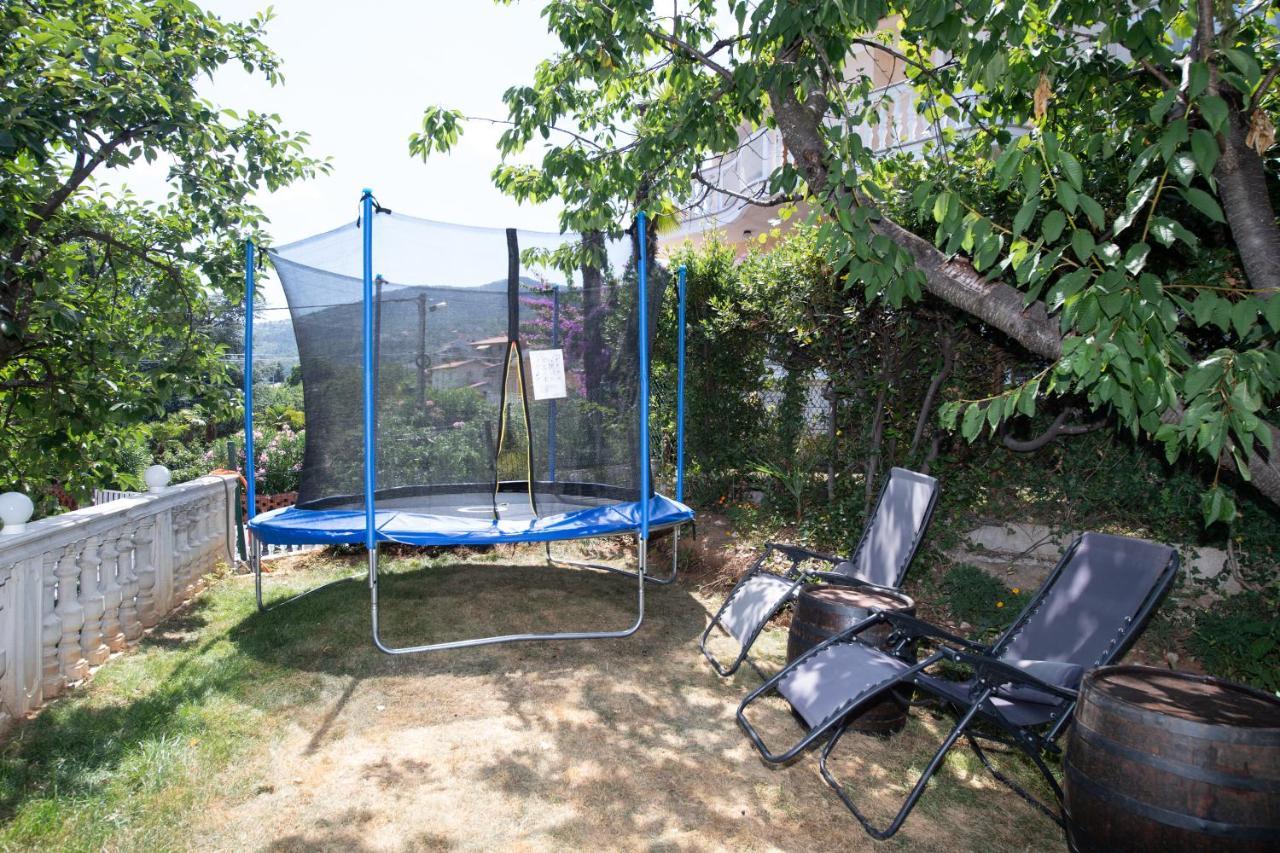 Villa Anna-Potkrovlje Ika Exteriör bild